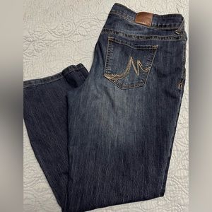 Maurice’s plus size 16 short jeans